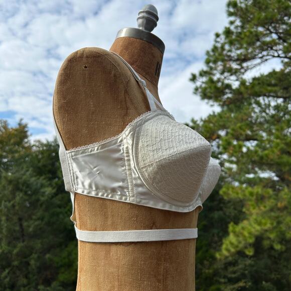 Vintage 1958 Hollywood Vassarette Circle Stitch Backless Pin Up Bullet Bra 36B - Picture 4 of 13